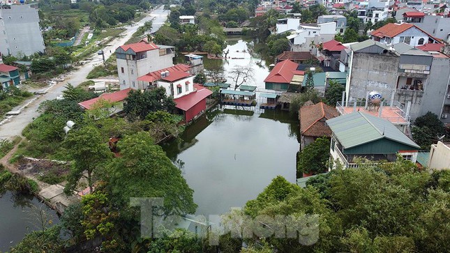 Hồ Xuân Quế - Sơn Thủy nằm trong ngõ 264 đường Ngọc Thụy.