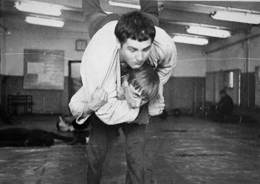 Putin say mê học võ judo. Năm 1976, ông giành chức vô địch judo thành phố Leningrad (ảnh: Daily Mail)