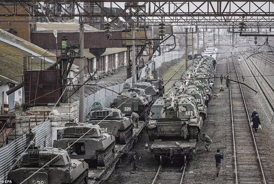 Ukraine khuyến cáo công dân rời Nga trước nguy cơ đối đầu quân sự (ảnh: Reuters)
