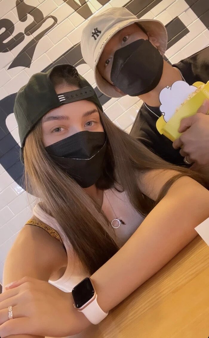 Bạn gái Bùi Tiến Dũng lo lắng cho Ukraine, nữ DJ "thả thính" Đoàn Văn Hậu có phản ứng gây chú ý - 2