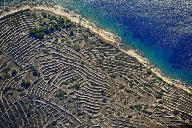 Giải mật hòn đảo mê cung &#39;dấu vân tay người khổng lồ&#39; ngoài khơi Croatia - 4