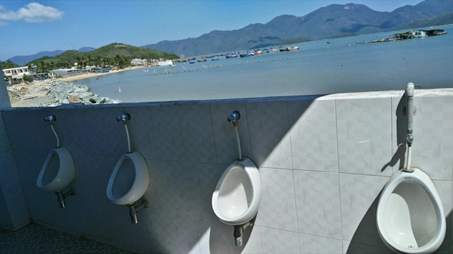 WC thơ mộng nhất quả đất.
