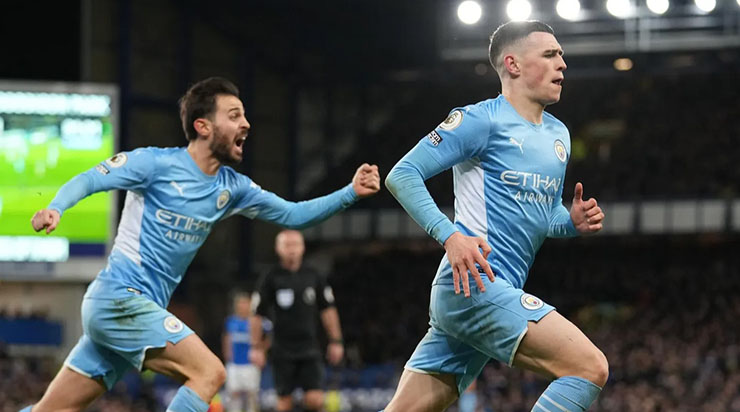 Đánh bại Everton, Man City đã gia tăng khoảng cách với Liverpool lên 6 điểm