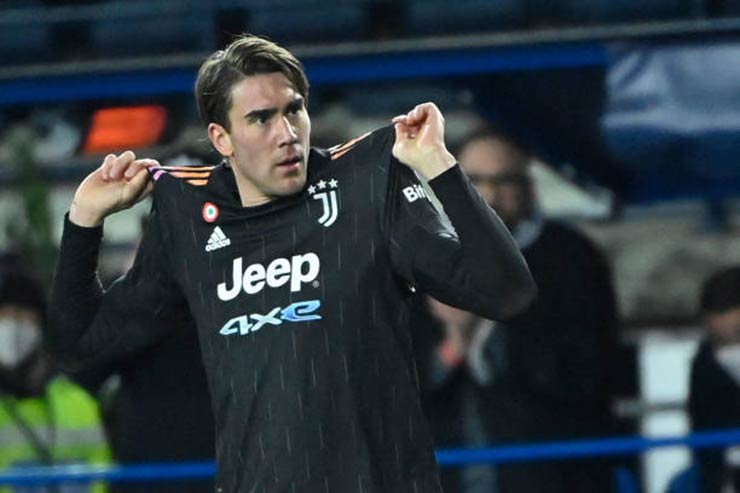 Vlahovic ghi một cú đúp cho Juventus