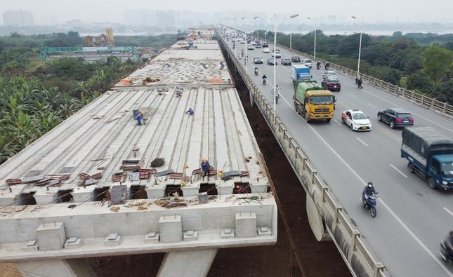 Cầu Vĩnh Tuy sẽ được tháo dỡ 2 trụ tại giai đoạn 1 để thi công dự án cầu giai đoạn 2.