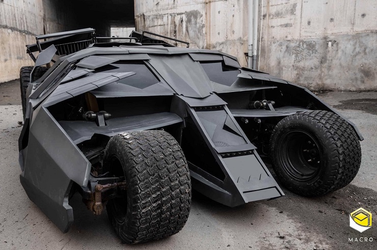 Được biết, toàn bộ số tiền để chế tạo Batmobile do anh Chung tích cóp được từ việc kinh doanh đồ cosplay, décor các loại đạo cụ biểu diễn mô hình tĩnh động.