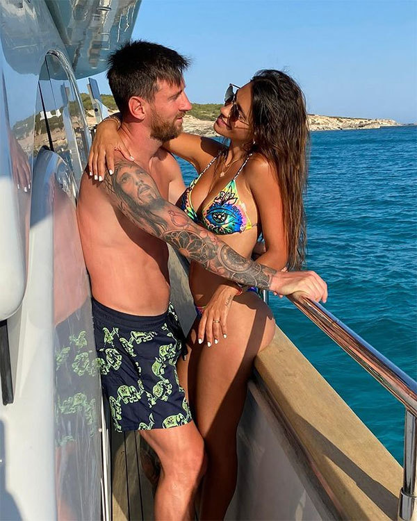 Hình ảnh tình tứ cùng lời chúc sinh nhật vợ được Messi đăng tải mới đây.