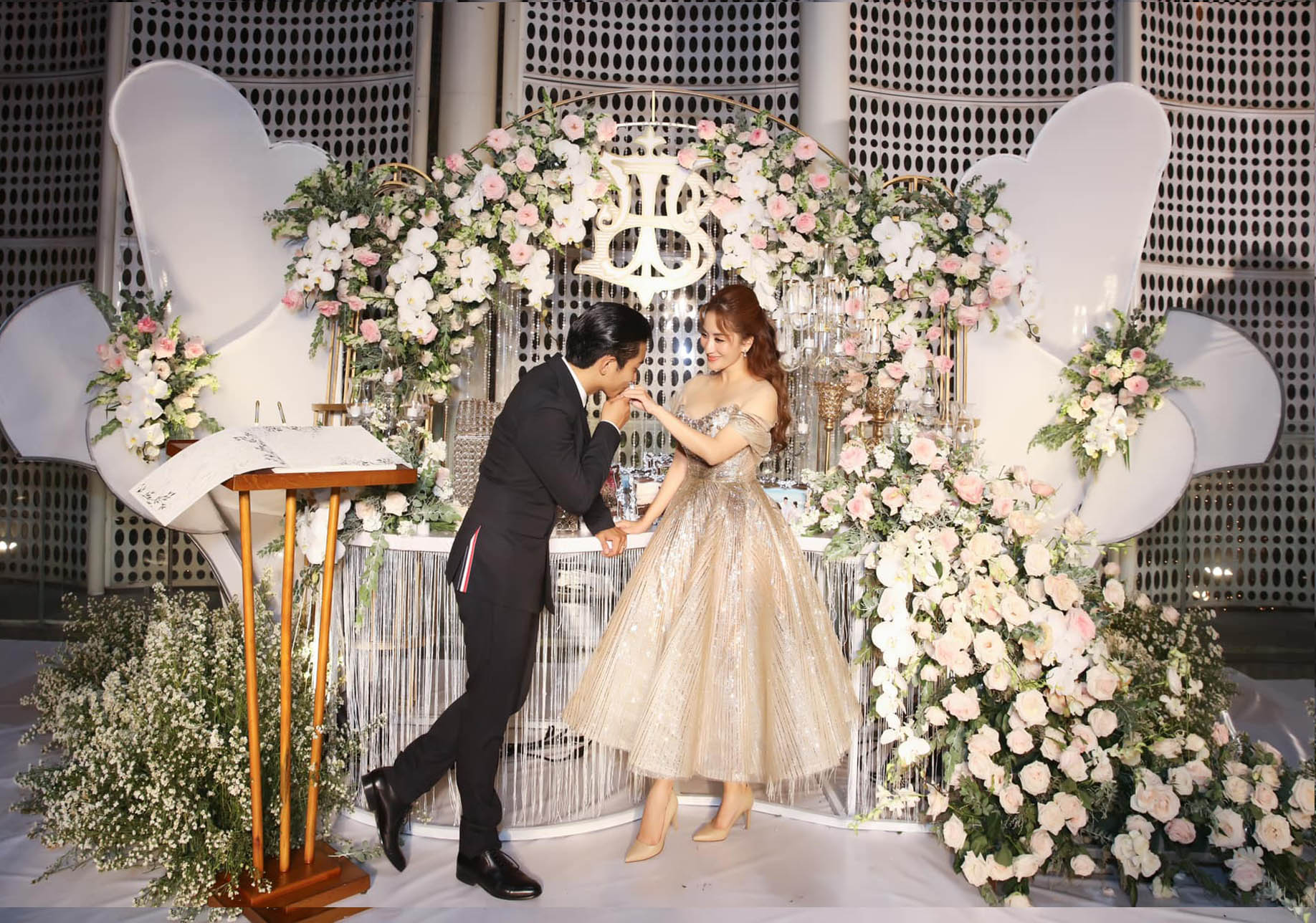 Khánh Thi làm đám cưới với "học trò" kém 11 tuổi sau thời gian chịu nhiều sóng gió dư luận? - 2