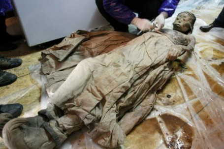 Xác ướp 700 năm tuổi nguyên vẹn, tay đeo nhẫn như mới qua đời ở Trung Quốc