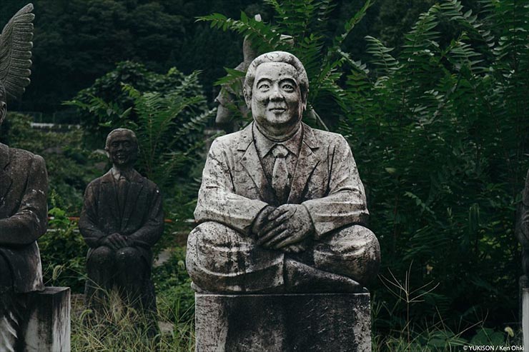 9. Ông đã chi ra khoảng 6 tỷ yên để xây dựng công viên này, thậm chí còn xây thêm một nơi nghỉ dưỡng và trang bị cả xe buýt kết nối với thị trấn gần đó.
