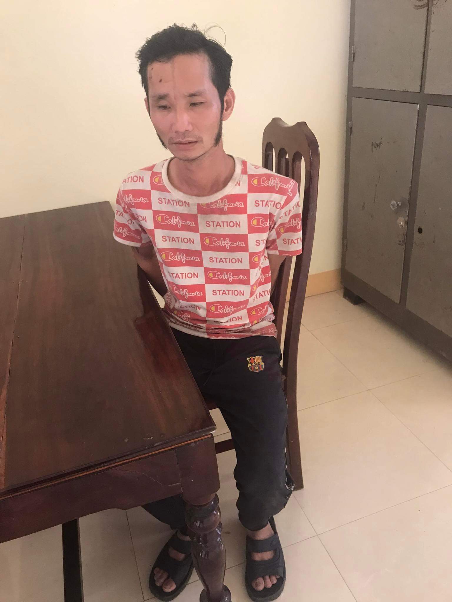Nguyễn Văn Minh bị bắt sau 4 ngày lẩn trốn trong rừng.