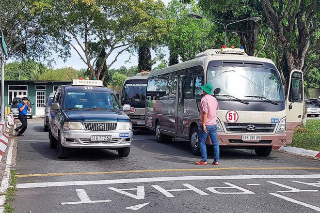 Dự thảo lần sáu về Luật Trật tự, an toàn giao thông đường bộ, Bộ Công an đề xuất nhiều điểm mới về giấy phép lái xe.&nbsp;Ảnh: THY NHUNG