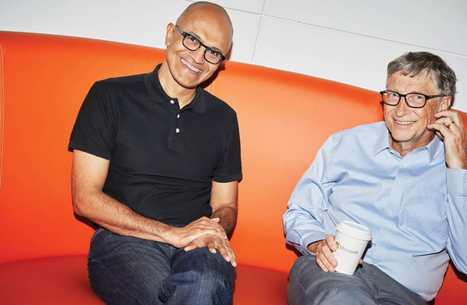 Satya Nadella và Bill Gates.