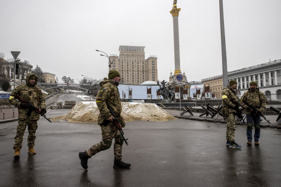 Quân đội Ukraine ở Kiev (ảnh: CNN)