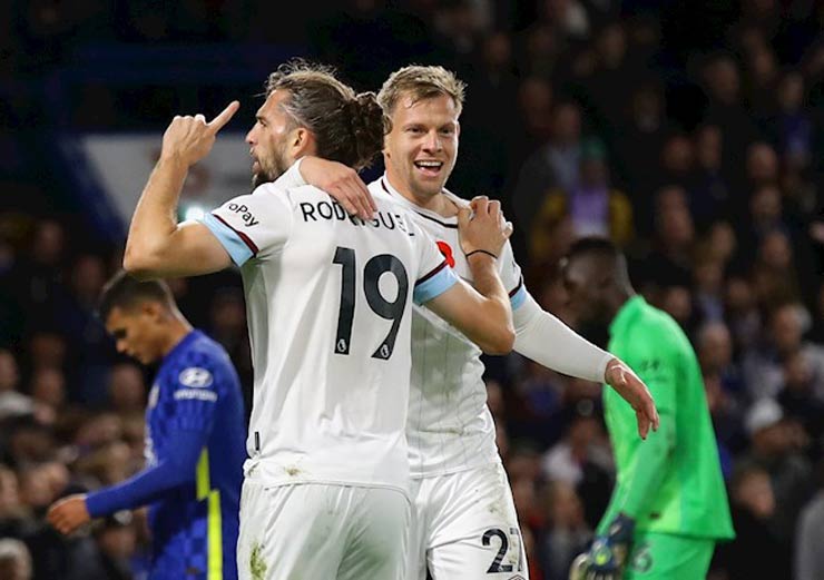 Burnley&nbsp;từng khiến Chelsea hụt thắng tại Premier League mùa này