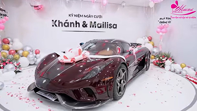 Koenigsegg Regera là món quà do chị Mai Lisa dành tặng chồng Hoàng Kim Khánh nhân dịp kỷ niệm ngày cưới.