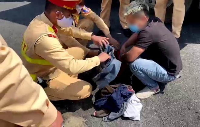 Liên tiếp phát hiện tài xế dùng ma túy trên cao tốc Đà Nẵng – Quảng Ngãi.