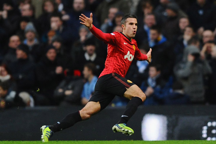 Van Persie để lại dấu ấn trong trận derby Manchester ở mùa giải 2012/13