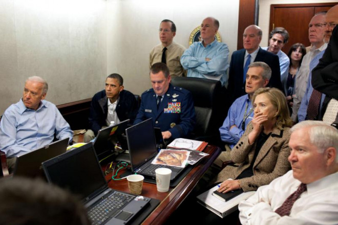 Ảnh do Nhà Trắng cung cấp có Tổng thống Barack Obama và các thành viên an ninh quốc gia xem chiến dịch tiêu diệt Osama bin Laden trong Phòng tình huống. Ảnh nguồn: Getty.
