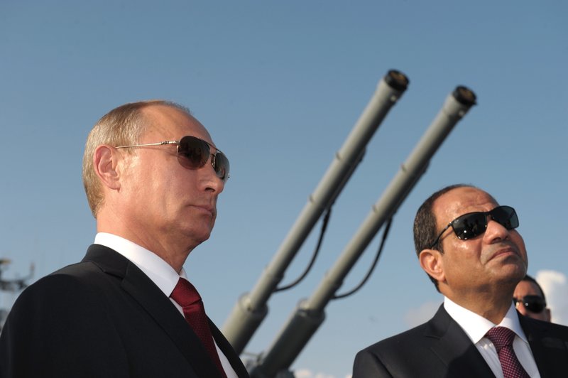 Tổng thống Nga Putin cho rằng, Ukraine nên “ngừng chiến đấu” (ảnh: AP)