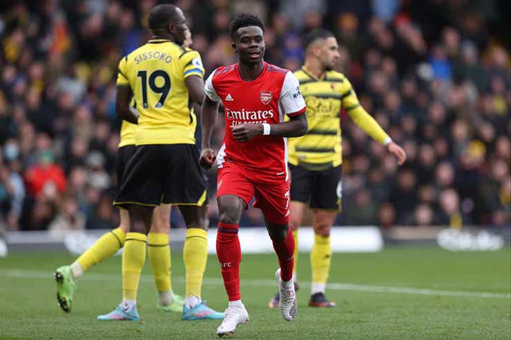 Saka tỏa sáng trước Watford để đưa Arsenal vào top 4