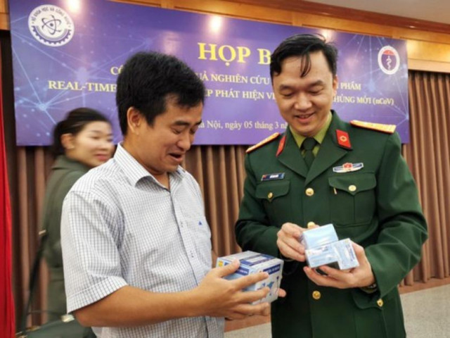 Một số sĩ quan Học viện Quân y từng nhận xét tích cực về kit test Việt Á