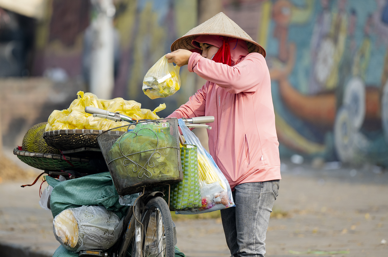 &nbsp;Đối với họ, 8/3 cũng chỉ là một ngày bình thường như bao ngày khác.