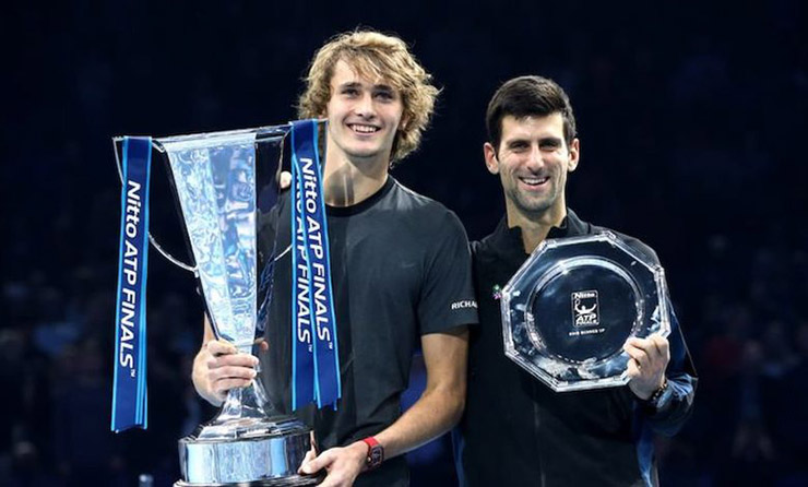 Zverev (trái) cần học hỏi từ Djokovic