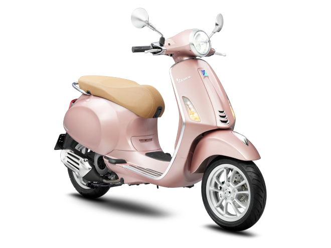 Vespa Primavera Pink Rosa màu hoa hồng trình diện, đốn tim phái đẹp Việt - 4