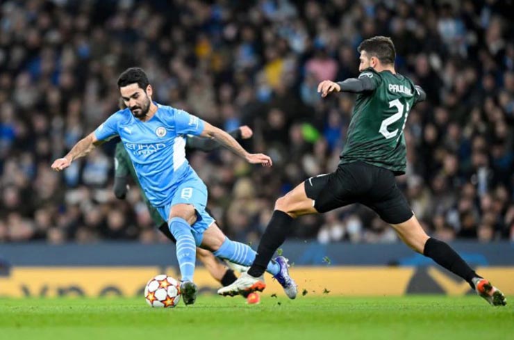 Man City (áo xanh) vẫn là ứng viên số 1 cho chức vô địch Champions League 2021/22