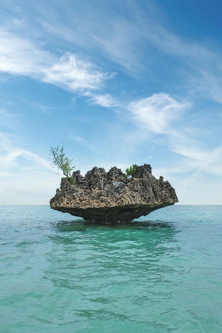 13. Hầu hết các địa điểm nổi tiếng cặp đôi này đều ghé qua.

Ảnh: Crystal Rock, Mauritius.


