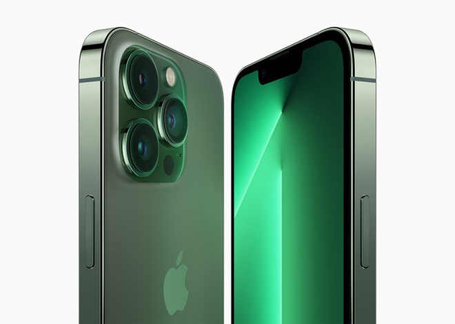 iPhone 13 và iPhone 13 Pro trong ảnh quảng cáo.