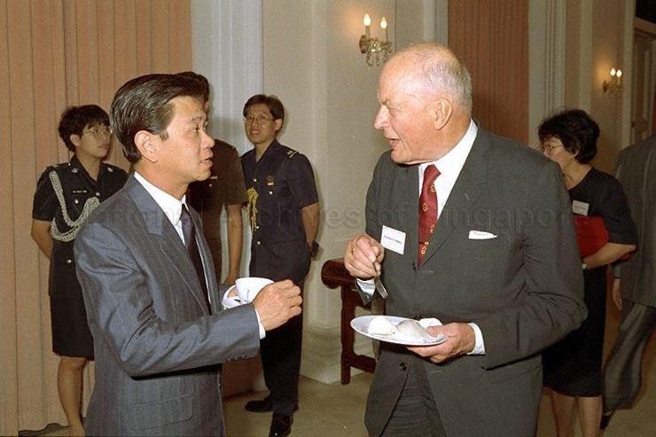 Ông sinh năm 1946, từng là đại biểu trong Đảng hành động nhân dân ở Singapore.
