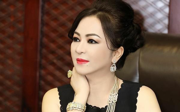 Bà Nguyễn Phương Hằng