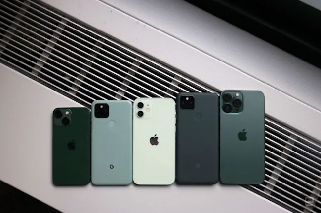 iPhone 13 Pro và 13 Pro Max hiện đã có sẵn với 5 màu để lựa chọn.
