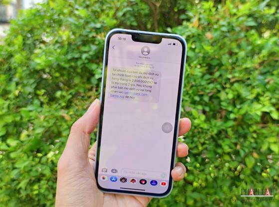 Tin nhắn giả mạo ngân hàng để lừa người dùng nhấp vào liên kết giả mạo. Ảnh: TIỂU MINH