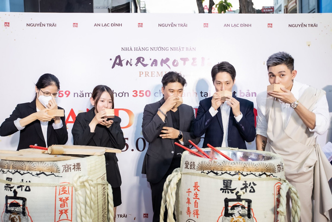 Jun Phạm góp mặt trong lễ kỷ niệm 1 năm khai trương Anrakutei Premium - 5