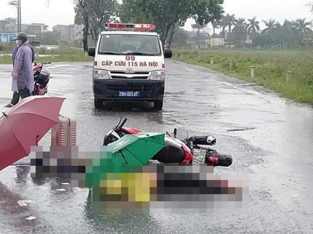 Hà Nội: 2 người đi xe máy bất ngờ tử vong, nghi bị sét đánh