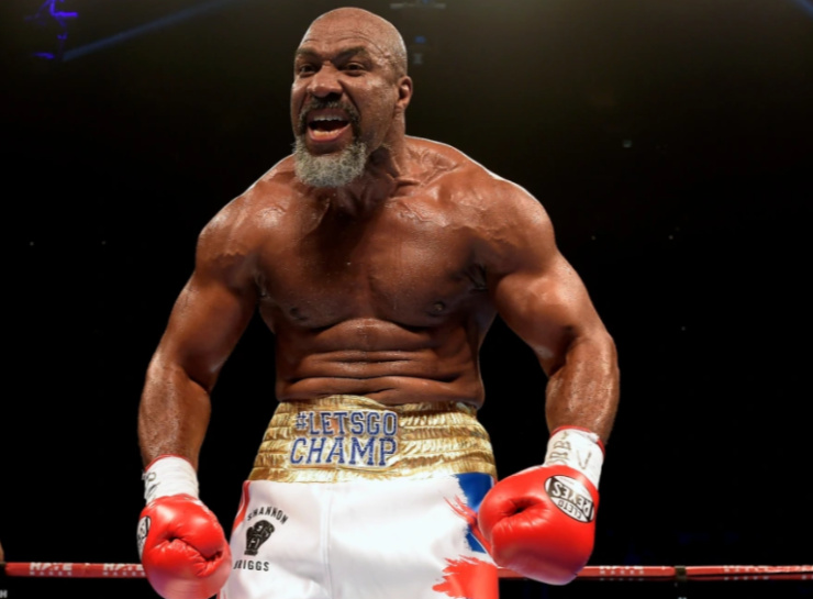 Shannon Briggs, cựu võ sĩ 50 tuổi người Mỹ từng thi đấu với thể hình cao 1m93, nặng 122 kg. Tay đấm có biệt danh "Khẩu pháo" trải qua 68 trận chuyên nghiệp, với 68 thắng, 6 thua