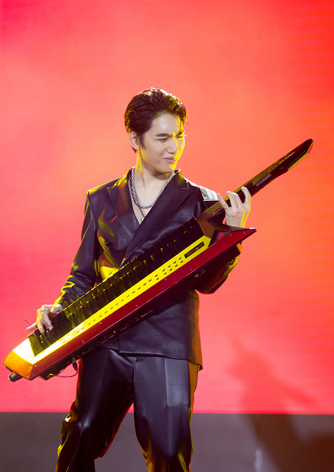 Không phải Hoàng Thùy Linh, đây mới là mỹ nhân được Gil Lê công khai tình cảm - 9