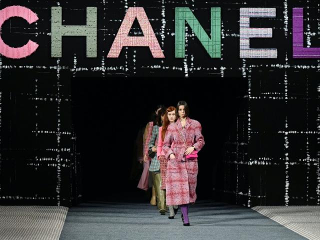 Chanel: Bậc thầy trong lĩnh vực vải tweed