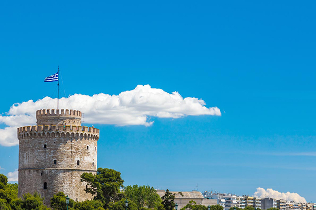 Tháp trắng, Thessaloniki: Tòa tháp trắng này là biểu tượng của Thessaloniki. Nguồn gốc của nó có lẽ từ thế kỷ 12 của Ottoman nhưng diện mạo hiện tại là tác phẩm được người Hy Lạp phục hồi vào đầu thế kỷ 20.
