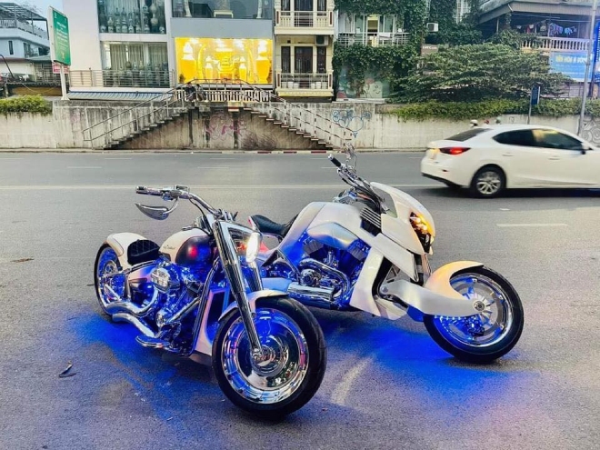 Choáng ngợp trước siêu mô tô hàng khủng của ca sĩ Tuấn Hưng - 5