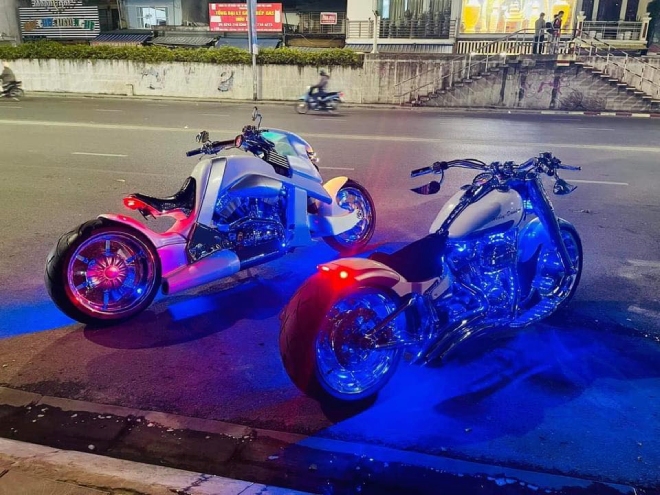 Choáng ngợp trước siêu mô tô hàng khủng của ca sĩ Tuấn Hưng - 4