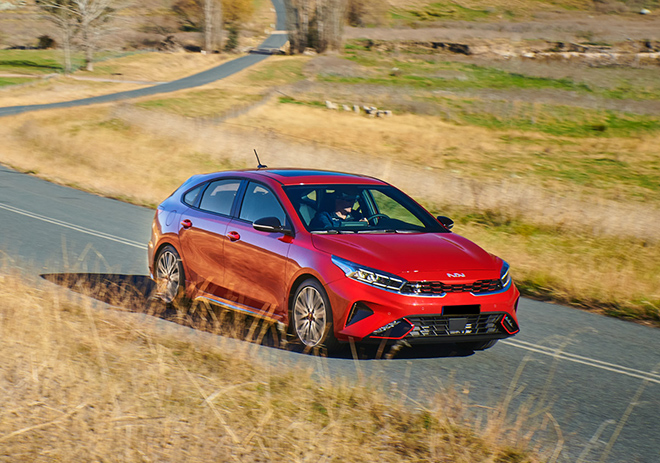 Giá xe KIA K3/Cerato lăn bánh tháng 3/2022, thêm bản 1.6 Turbo GT - 15