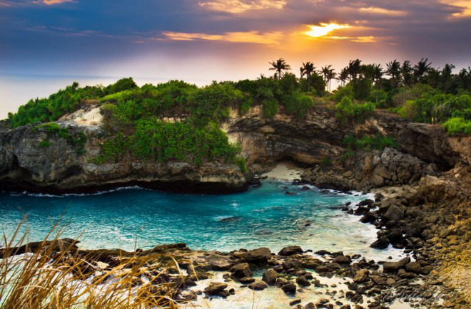 Điểm tham quan thú vị bậc nhất ở Nusa Lembongan là Devil’s Tears.