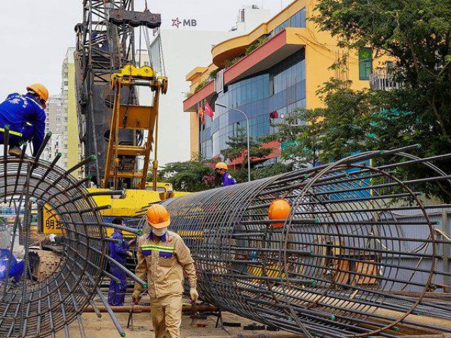 Sắt thép, xi măng... rủ nhau tăng giá: Nhà thầu than càng làm càng lỗ