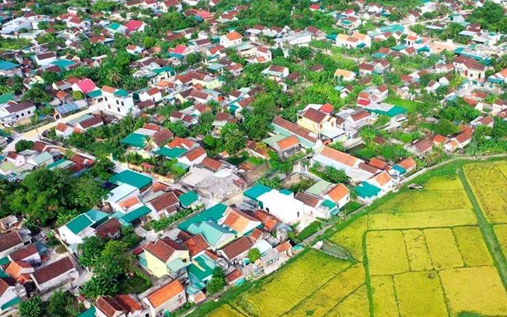 Trong mức tăng chung của toàn tỉnh, khu vực nông, lâm nghiệp và thuỷ sản 5,59%. Công nghiệp và xây dựng tăng 13,59%, dịch vụ tăng 1,26%.&nbsp;
