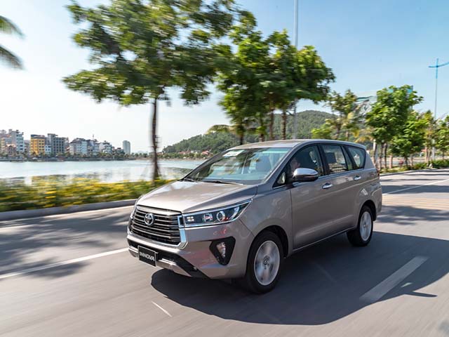 Giá xe Toyota Innova lăn bánh tháng 3/2022, ưu đãi LPTB và quà tặng