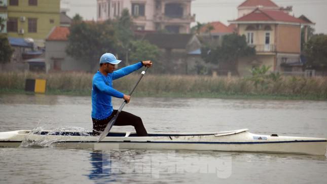 Sông Giá, đoạn qua địa phận thị trấn Minh Đức (huyện Thủy Nguyên, TP Hải Phòng) là khúc sông thẳng, rộng, có dòng nước và sức gió rất ổn định. Giới chuyên môn đánh giá khúc sông này đáp ứng tất cả các tiêu chuẩn cao nhất trong tập huấn, tổ chức thi đấu các nội dung đua thuyền.